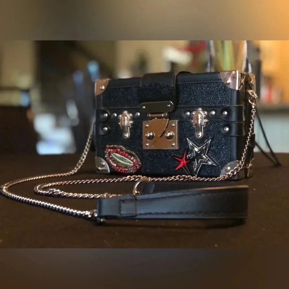 Black Urban Revivo Small Chain strap purse shoulder bag in Good Condition - Picture 1 of 11